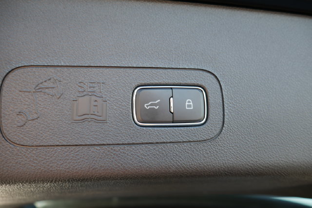 Used 2024 Lincoln Aviator AWD w/ Premium Package image 12