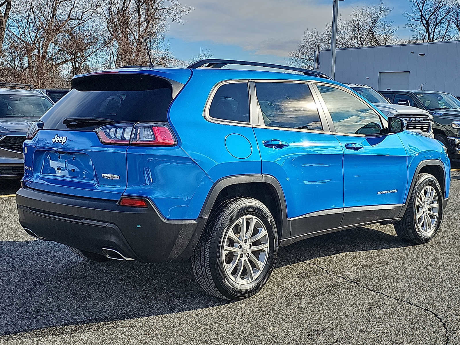 Used 2022 Jeep Cherokee Latitude Lux w/ Sun & Sound Group AWD/4WD image 6
