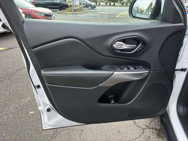 Used 2021 Jeep Cherokee Limited image 12