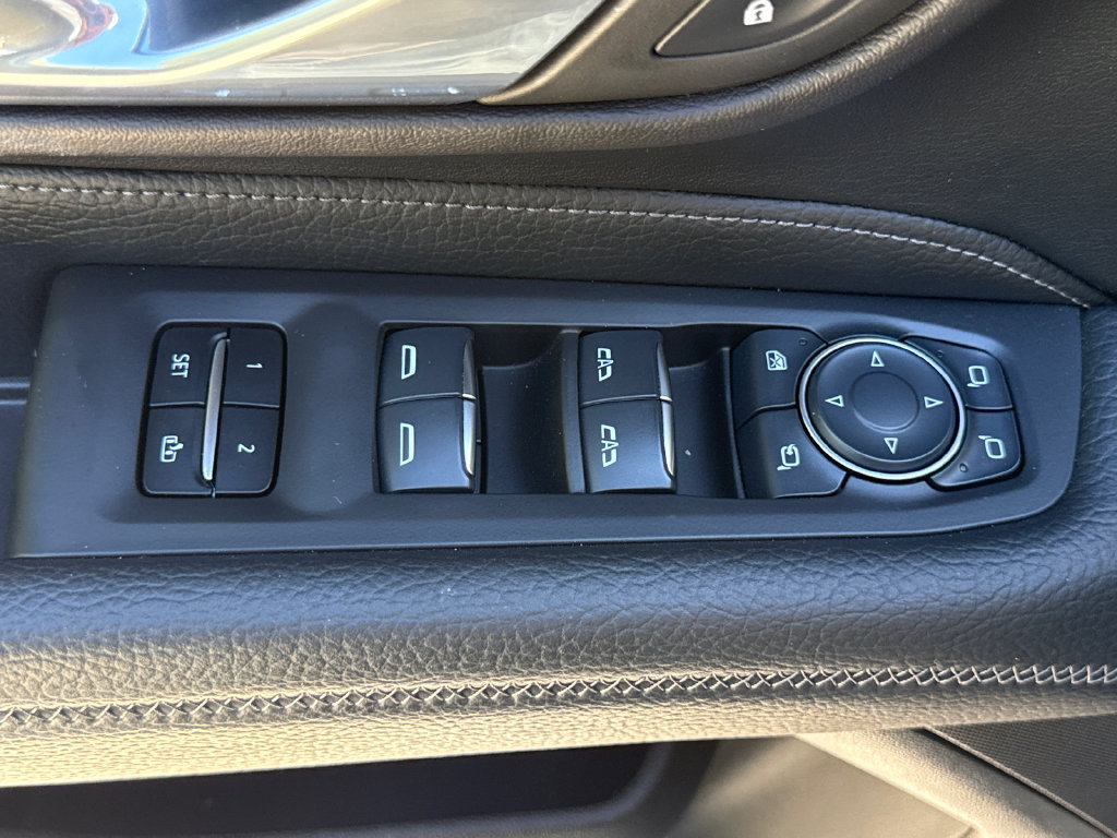 Used 2024 GMC Yukon XL Denali AWD/4WD image 14