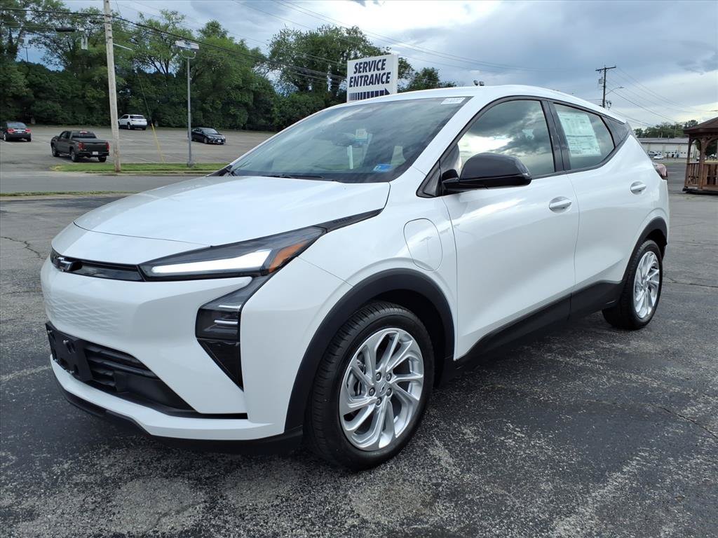 New 2027 Chevrolet Bolt LT FWD image 7