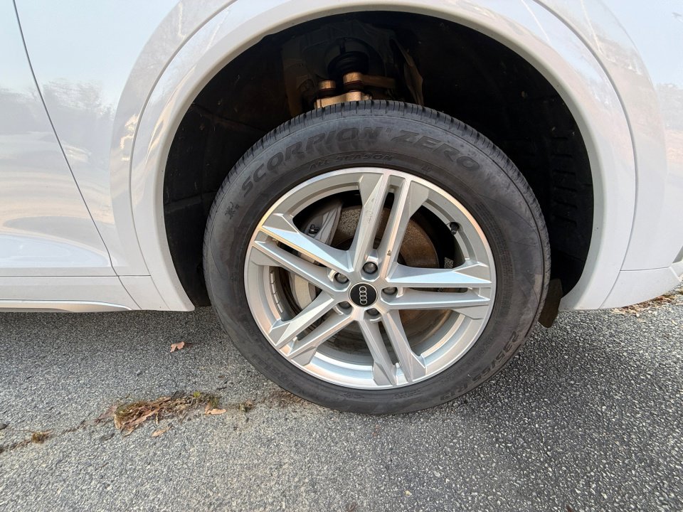 Used 2024 Audi Q5 e Premium w/ Convenience Package image 25