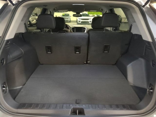 Used 2024 GMC Terrain SLE FWD image 12