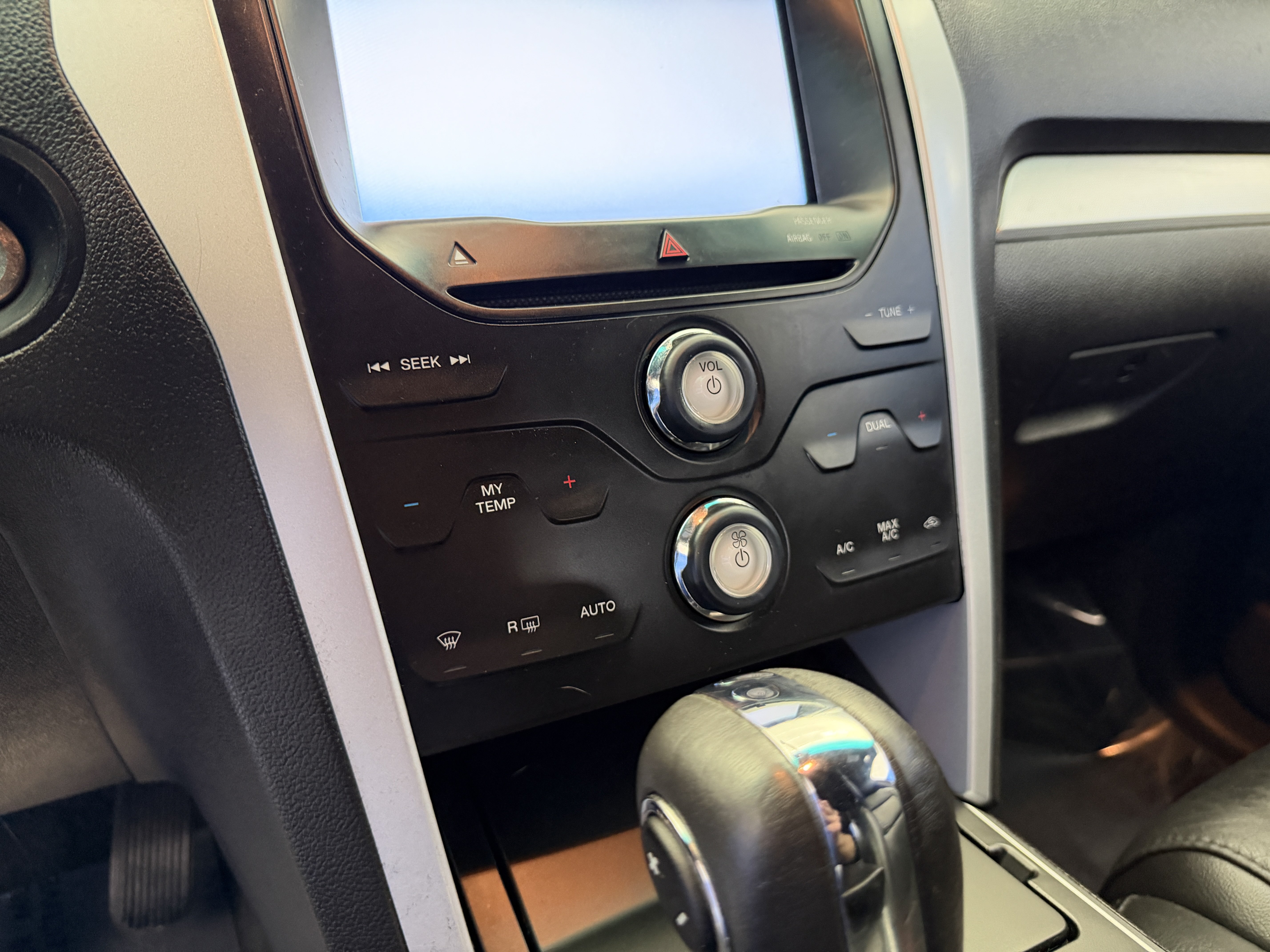 Used 2014 Ford Explorer XLT w/ Equipment Group 202A FWD image 20