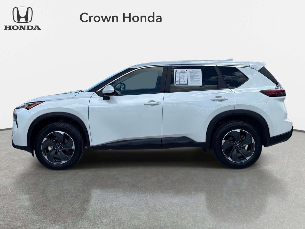 Used 2024 Nissan Rogue SV AWD/4WD image 2