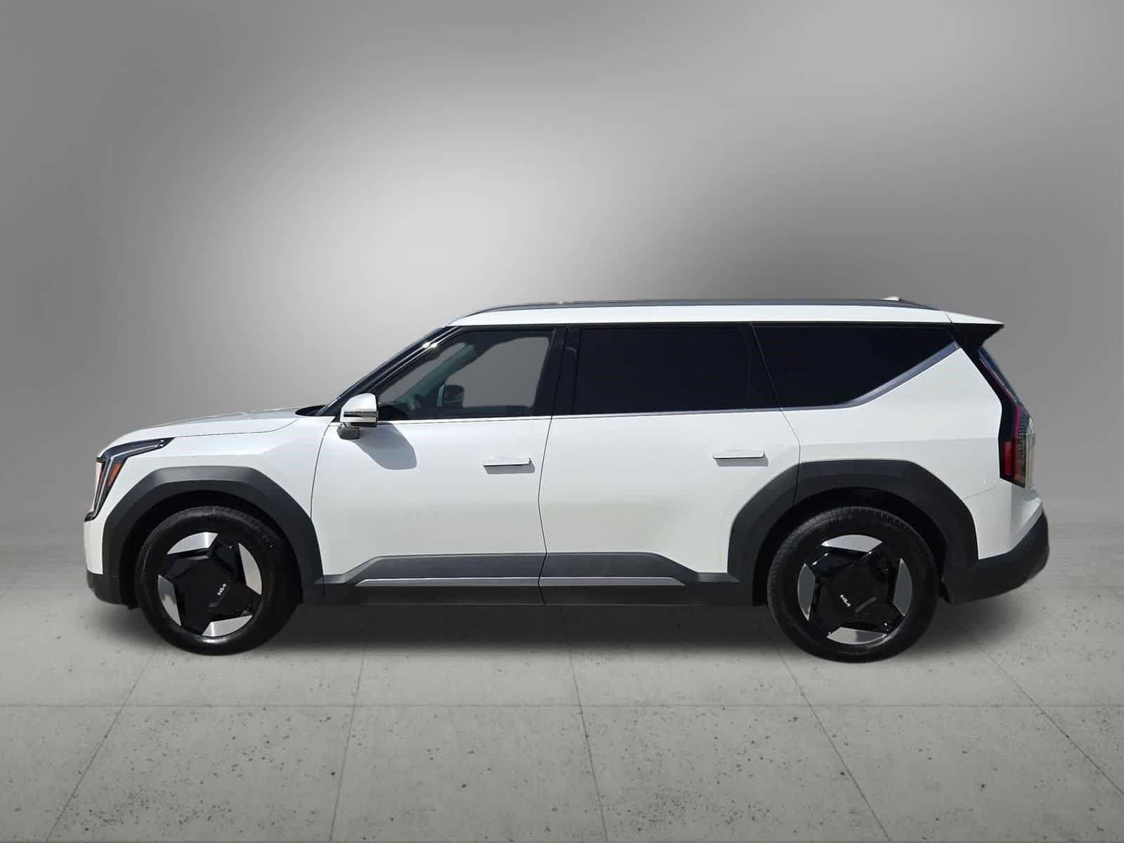 Certified 2024 Kia EV9 Wind AWD/4WD image 3