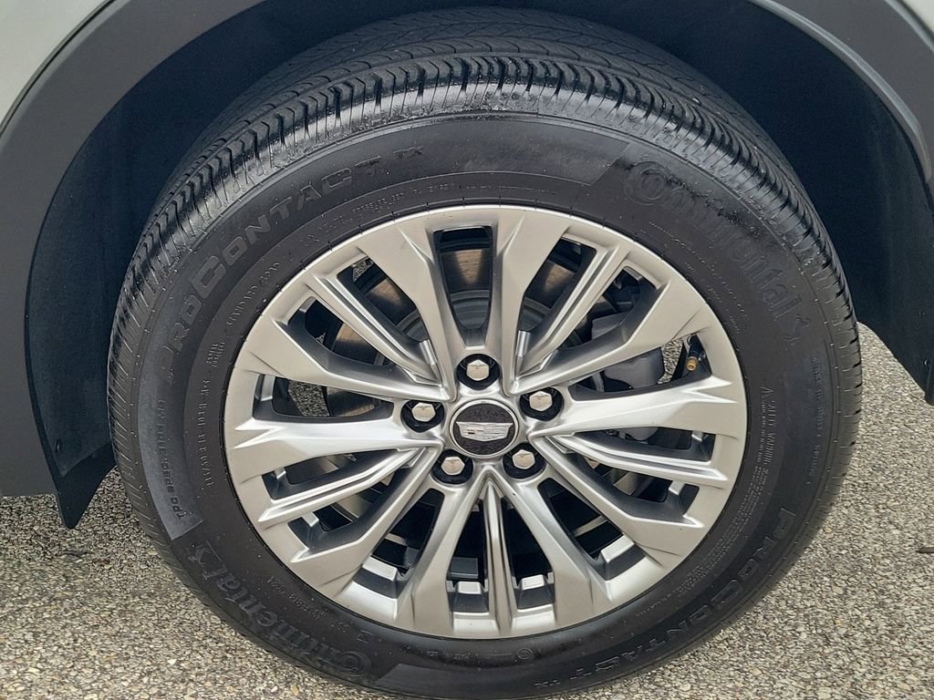 Used 2025 Cadillac XT4 Premium Luxury FWD image 13
