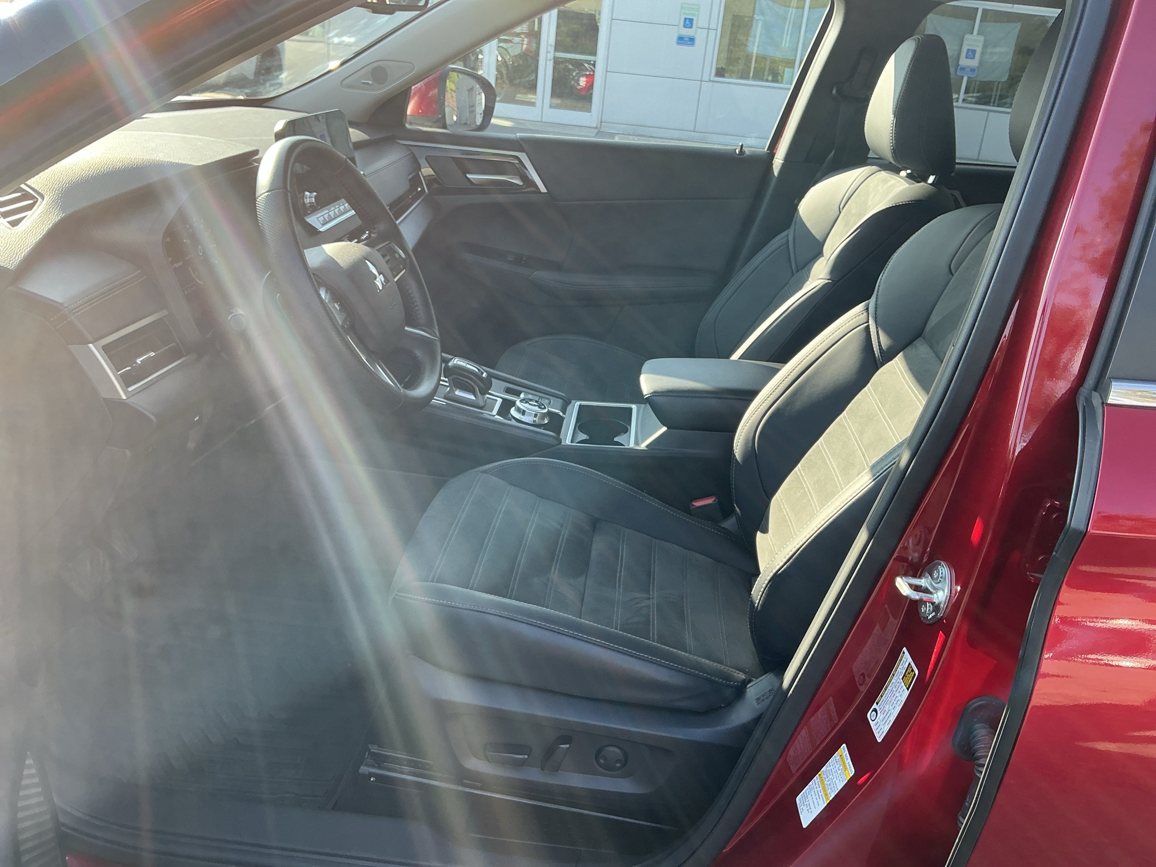 Used 2024 Mitsubishi Outlander SE AWD/4WD image 9