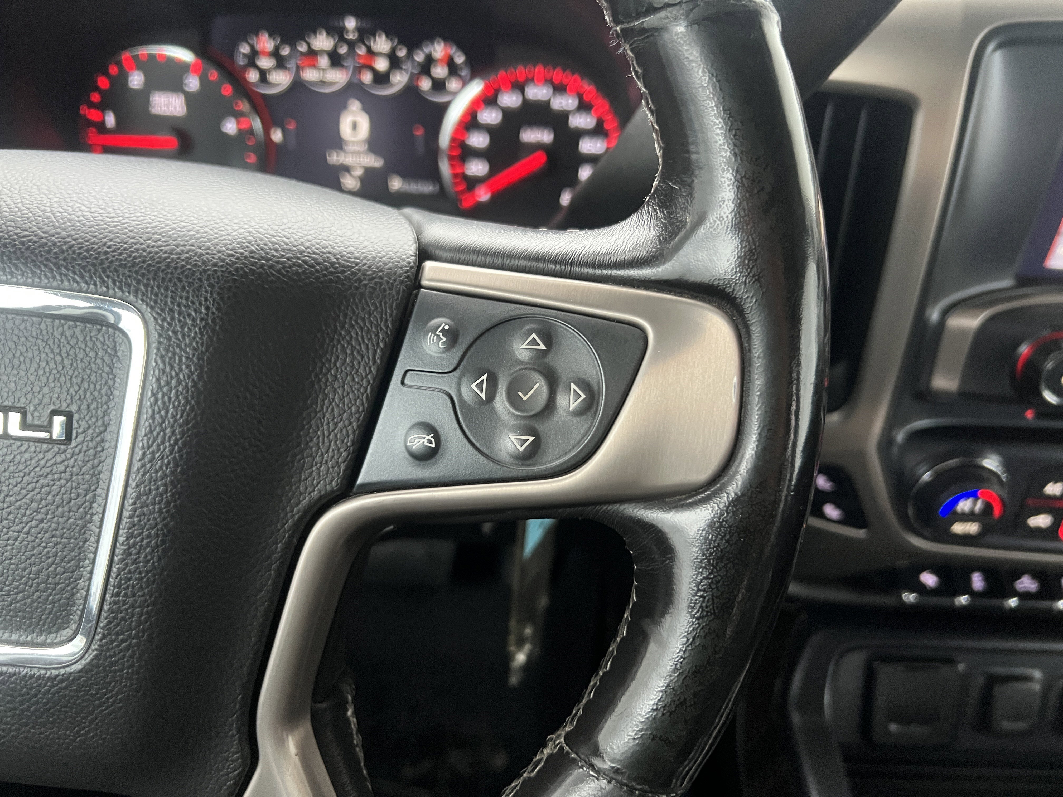 Used 2015 GMC Sierra 3500 Denali AWD/4WD image 26
