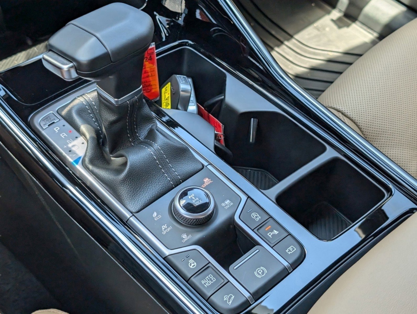 Used 2024 Kia Sorento SX Prestige w/ Olive Brown Leather Package image 26