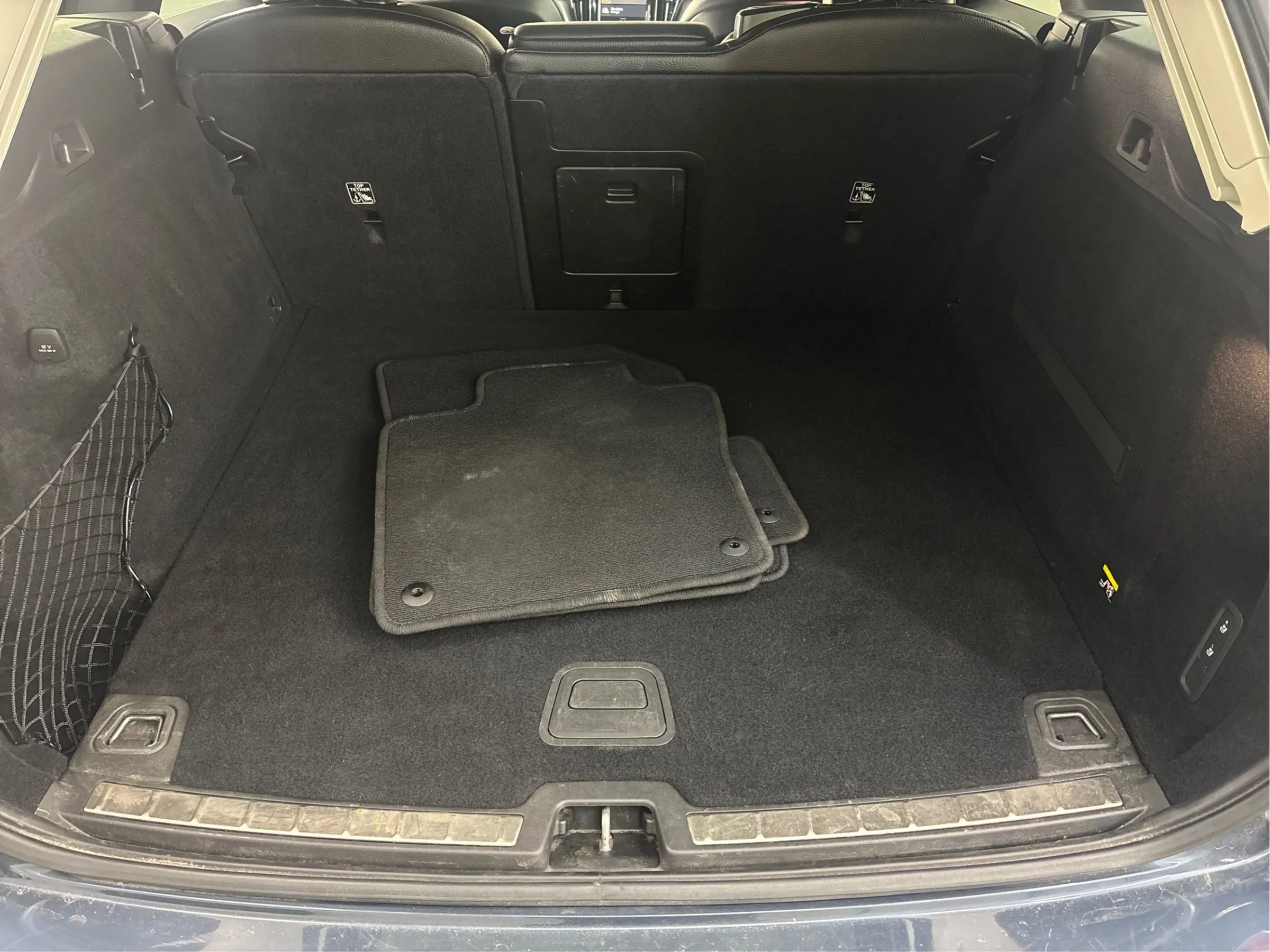 Used 2019 Volvo XC60 T5 Momentum w/ Multimedia Package image 16