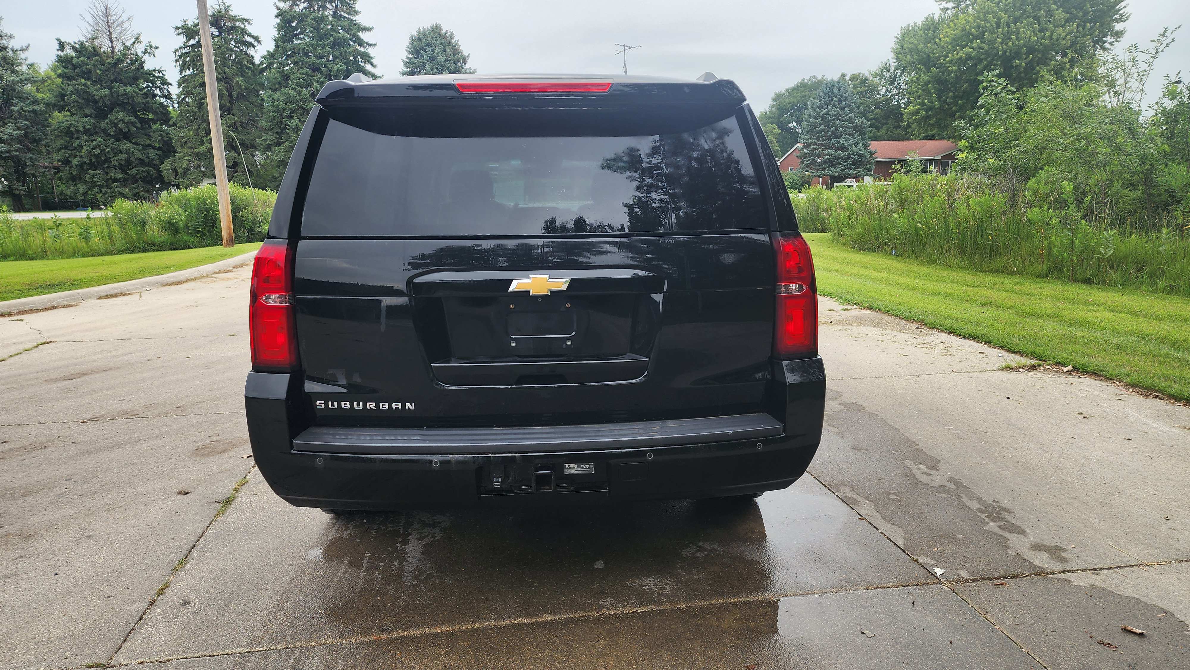 Used 2020 Chevrolet Suburban LT AWD/4WD image 4