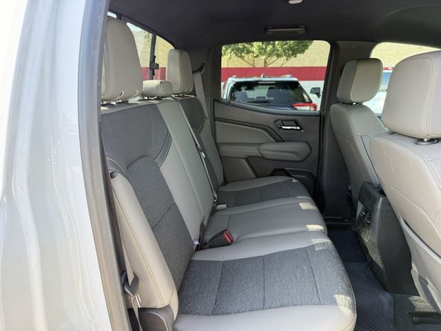 Used 2024 Chevrolet Colorado ZR2 w/ Safety Package AWD/4WD image 32