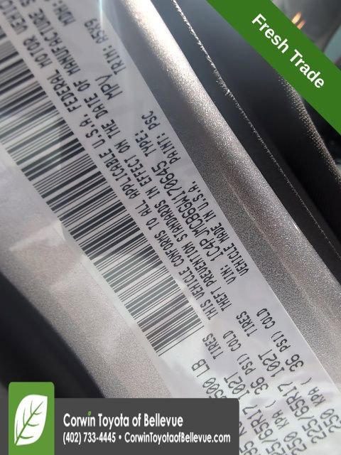 Used 2016 Jeep Cherokee Latitude w/ Cold Weather Group image 18