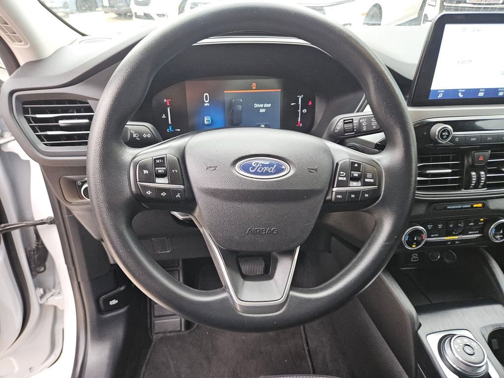 Used 2025 Ford Escape Active AWD/4WD image 18
