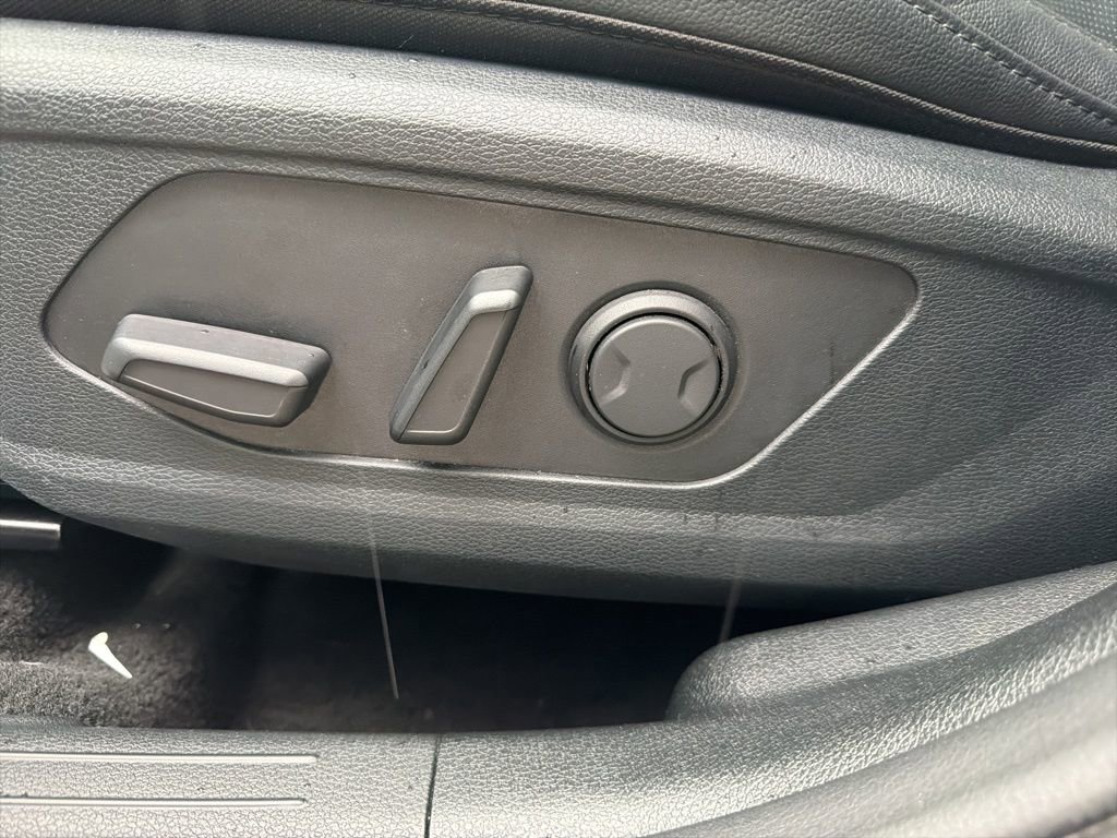 Used 2025 Kia Sportage EX image 17