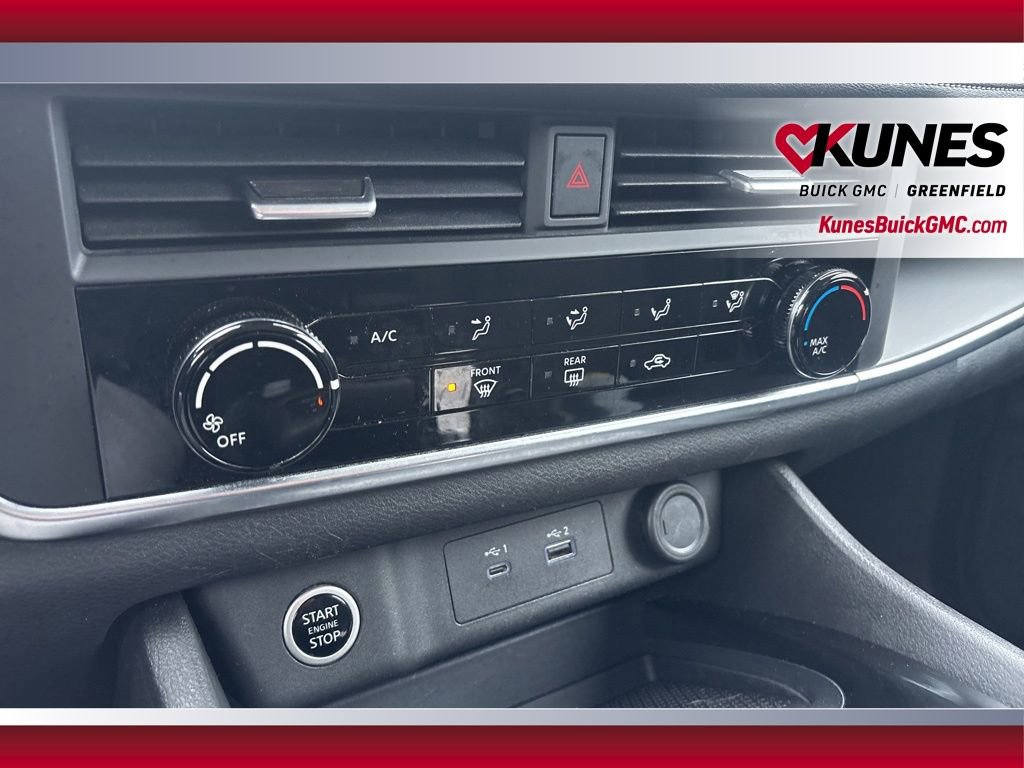 Used 2023 Nissan Rogue S image 24