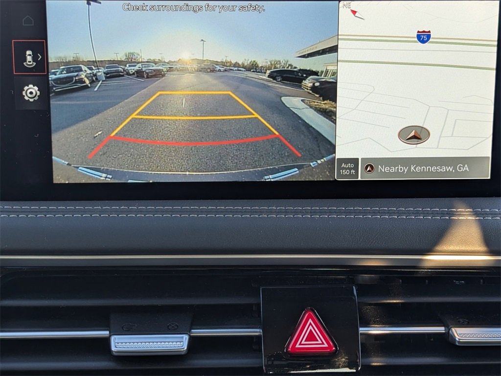 Used 2025 Genesis G70 2.5T image 25