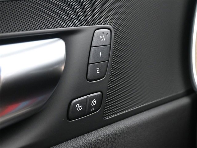 New 2026 Volvo XC60 B5 Core w/ Climate Package image 29