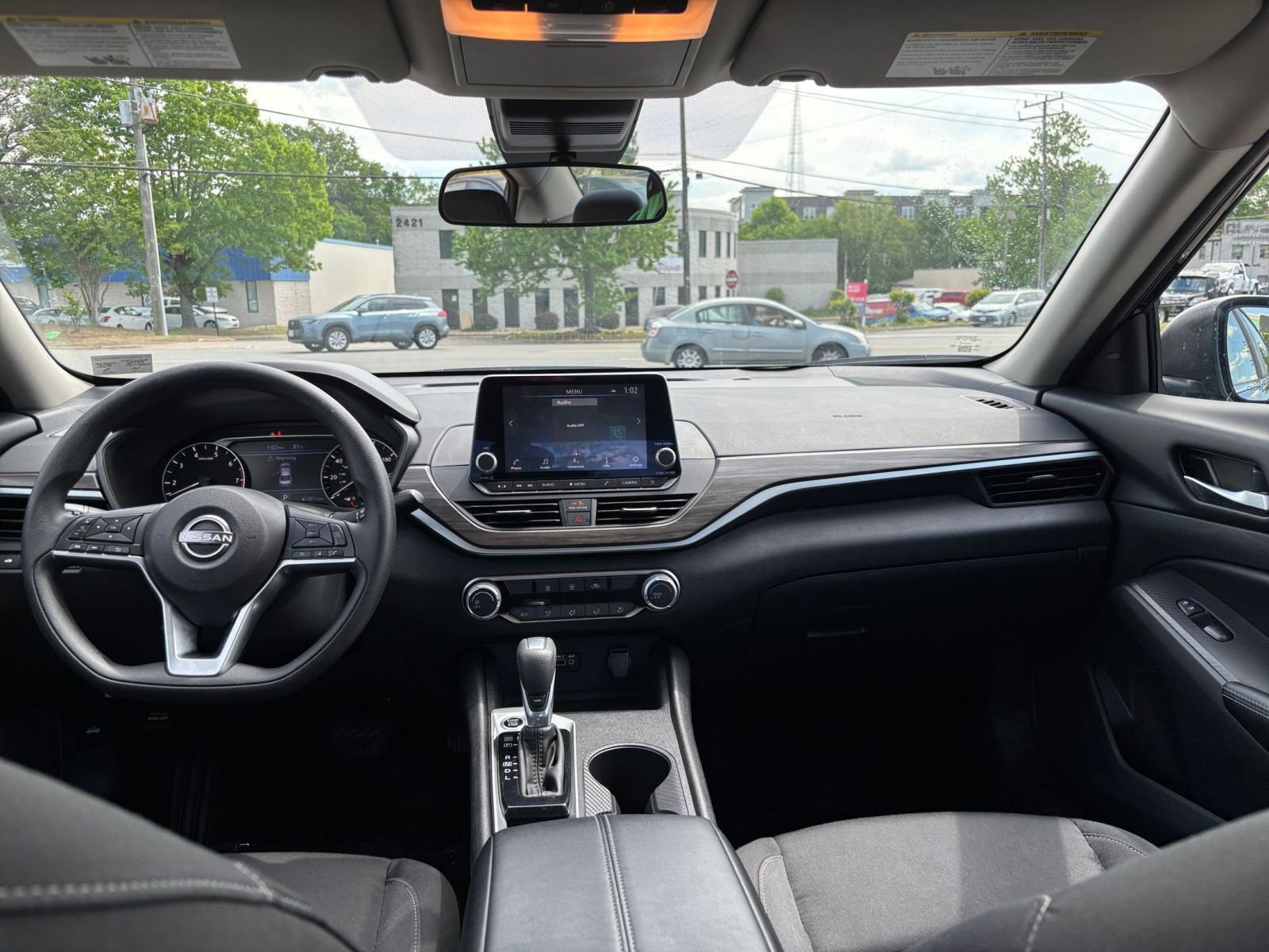 Used 2025 Nissan Altima 2.5 SV FWD image 33