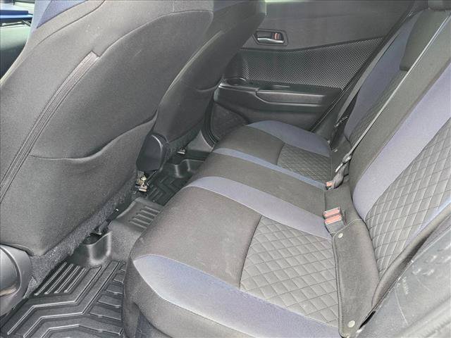 Used 2021 Toyota C-HR XLE FWD image 17