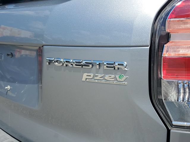 Used 2017 Subaru Forester 2.5i Touring AWD/4WD image 9