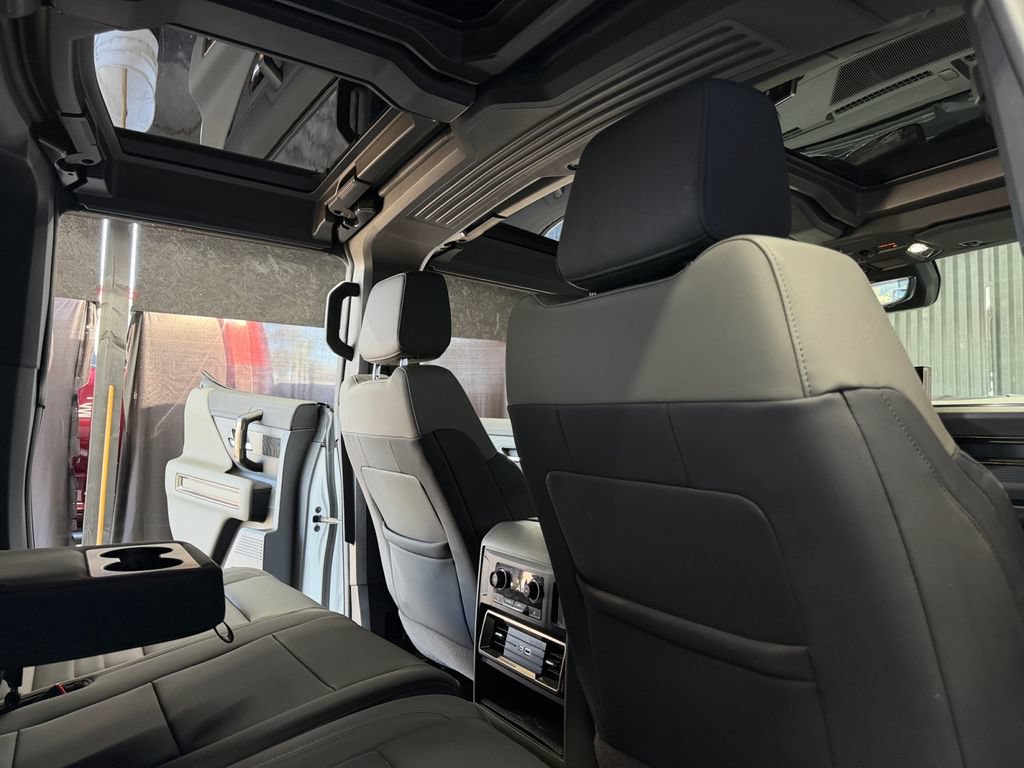 Used 2025 GMC Hummer EV 2X AWD/4WD image 32
