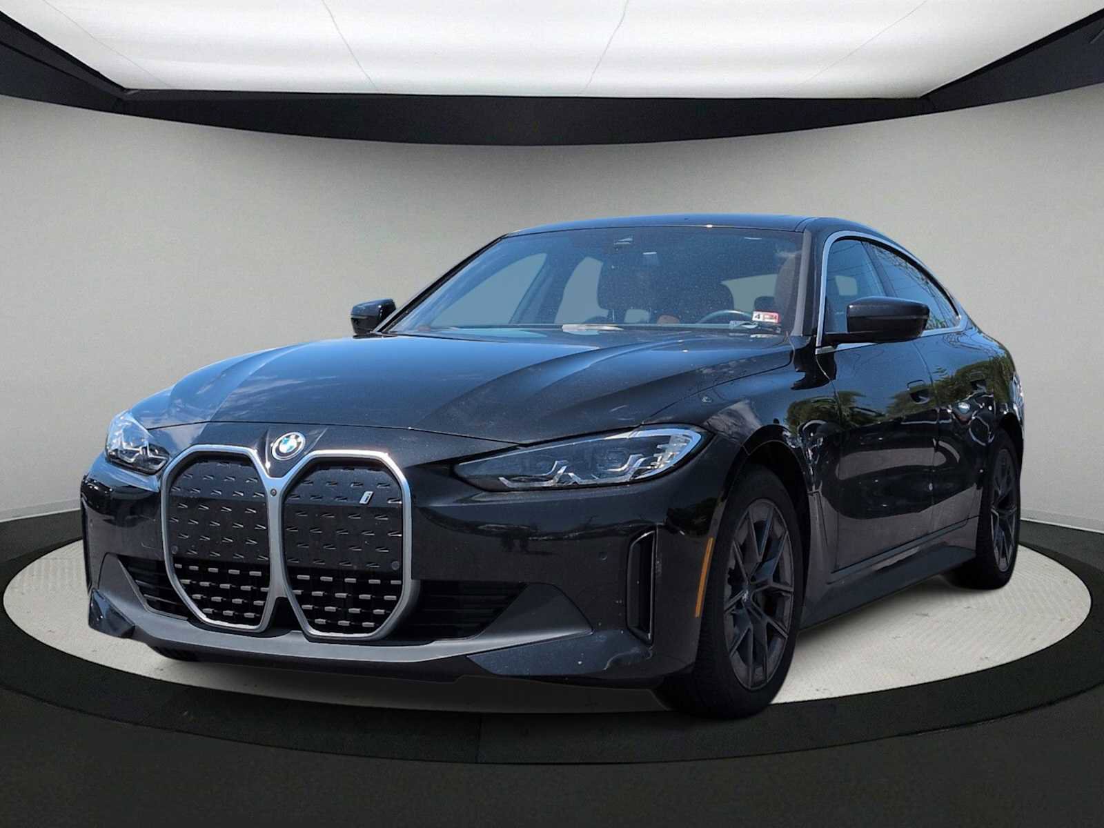 Certified 2023 BMW i4 eDrive35 w/ Premium Package RWD image 4