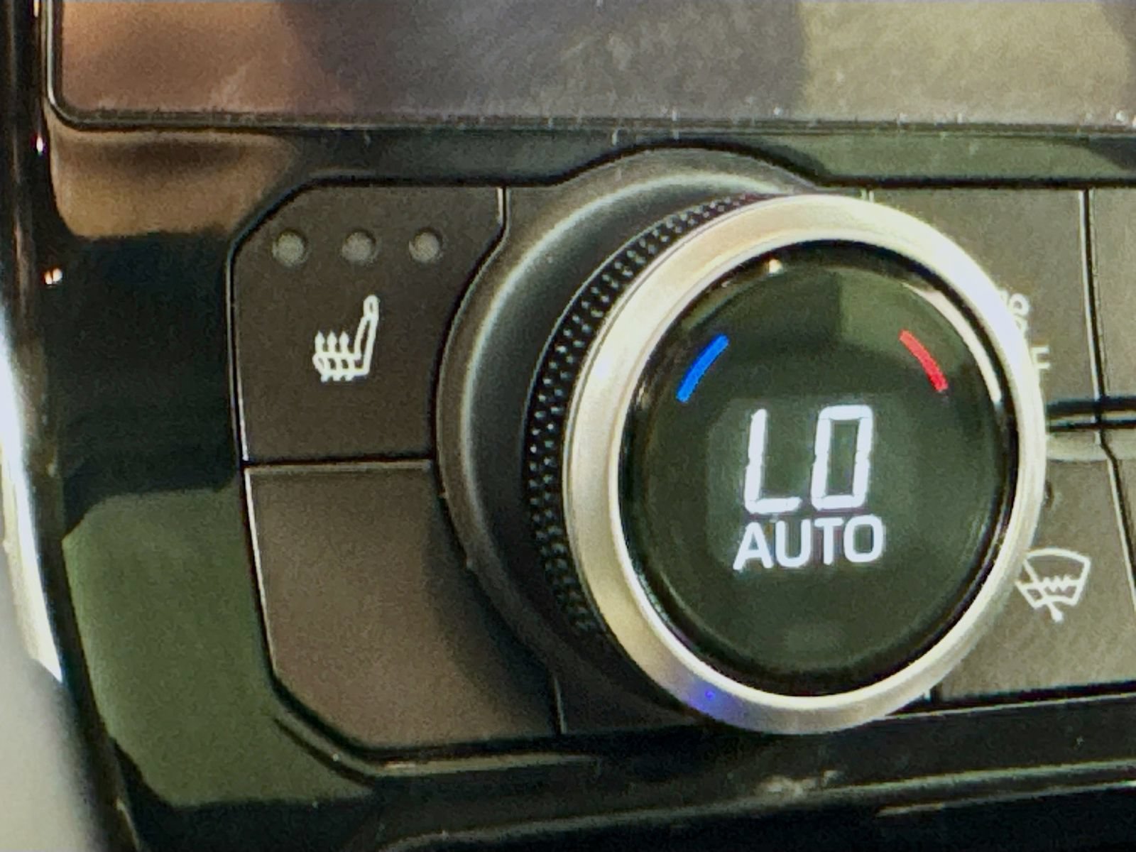 Used 2023 Toyota Highlander XLE AWD/4WD image 16