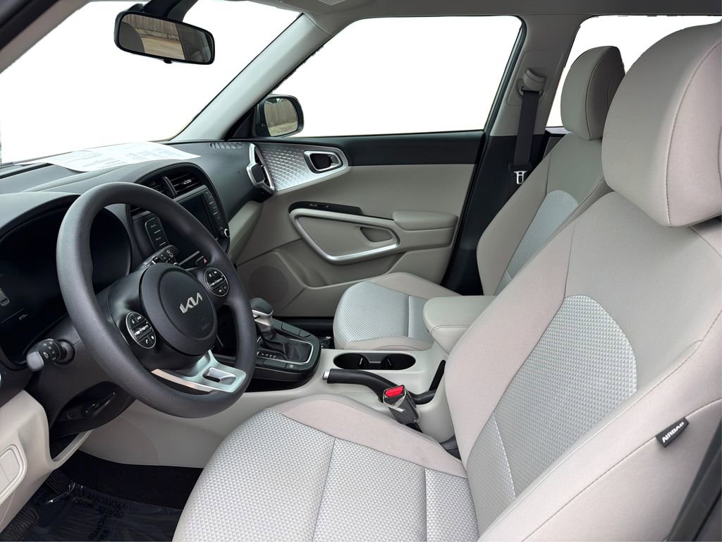 Used 2023 Kia Soul LX FWD image 10