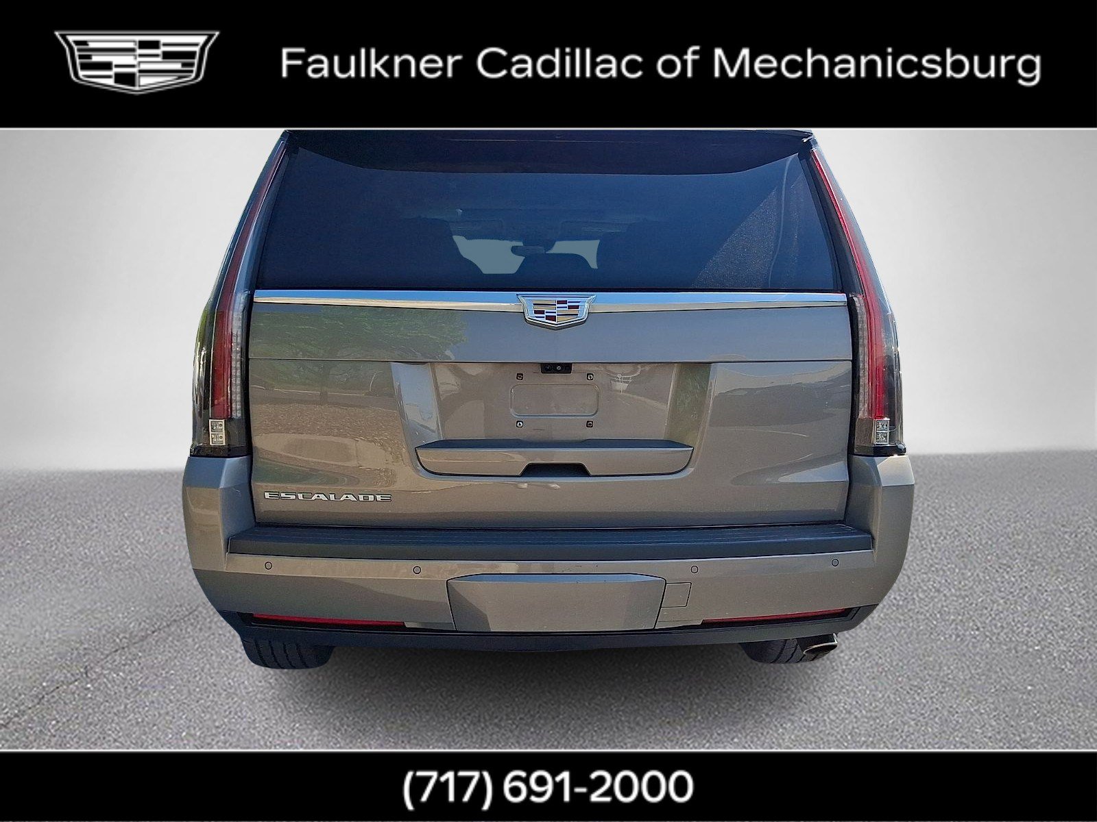 Used 2018 Cadillac Escalade Luxury AWD/4WD image 5