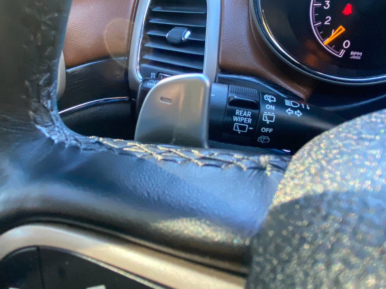 Used 2017 Jeep Grand Cherokee Summit w/ Platinum Series Group image 29