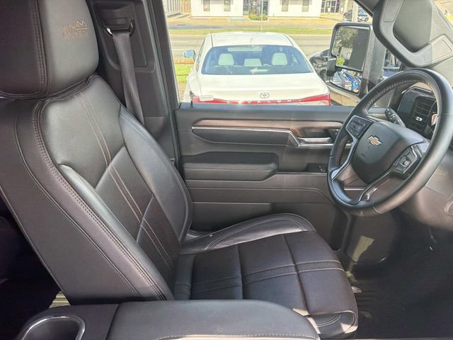 Used 2024 Chevrolet Silverado 2500 High Country w/ High Country Premium Package AWD/4WD image 14