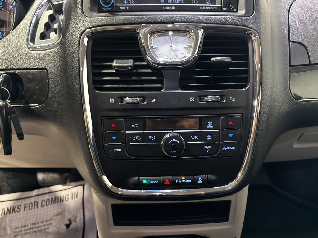 Used 2015 Chrysler Town & Country Touring FWD image 22