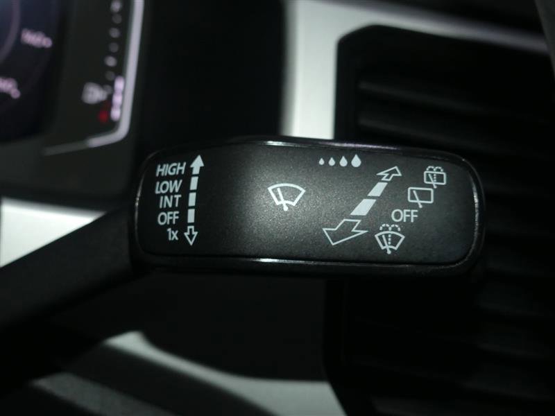 Used 2022 Volkswagen Atlas Cross Sport SE w/ Panoramic Sunroof Package image 34