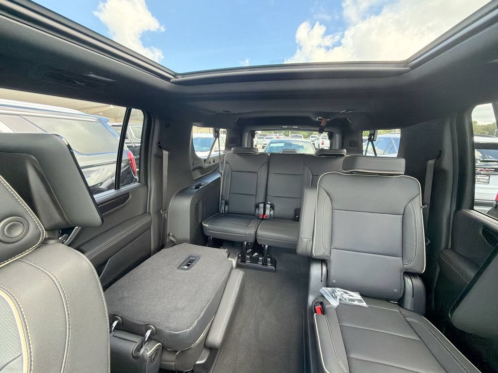 New 2026 GMC Yukon XL Elevation w/ Elevation Premium Package RWD image 13