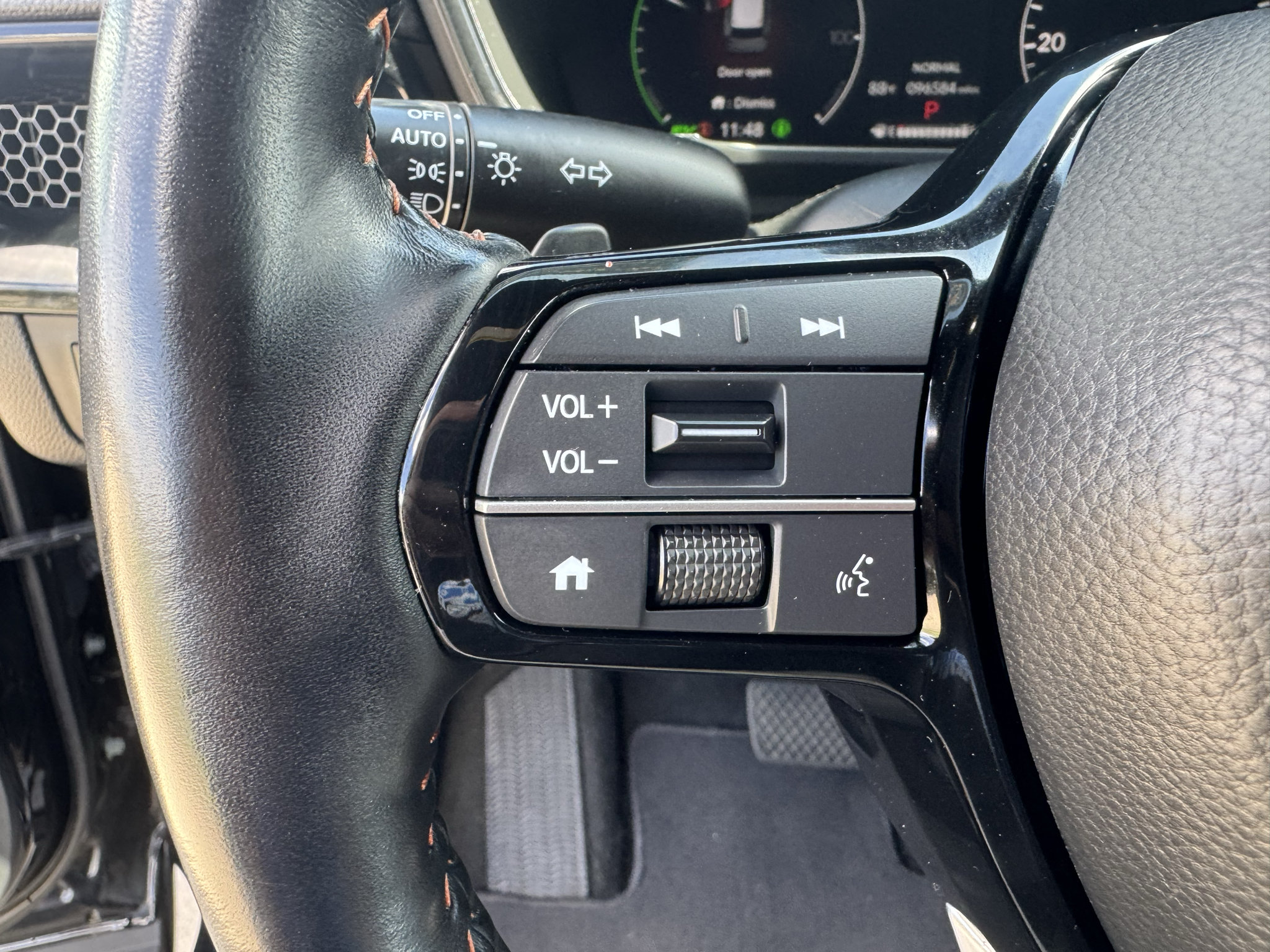 Used 2025 Honda CR-V Sport Touring image 14