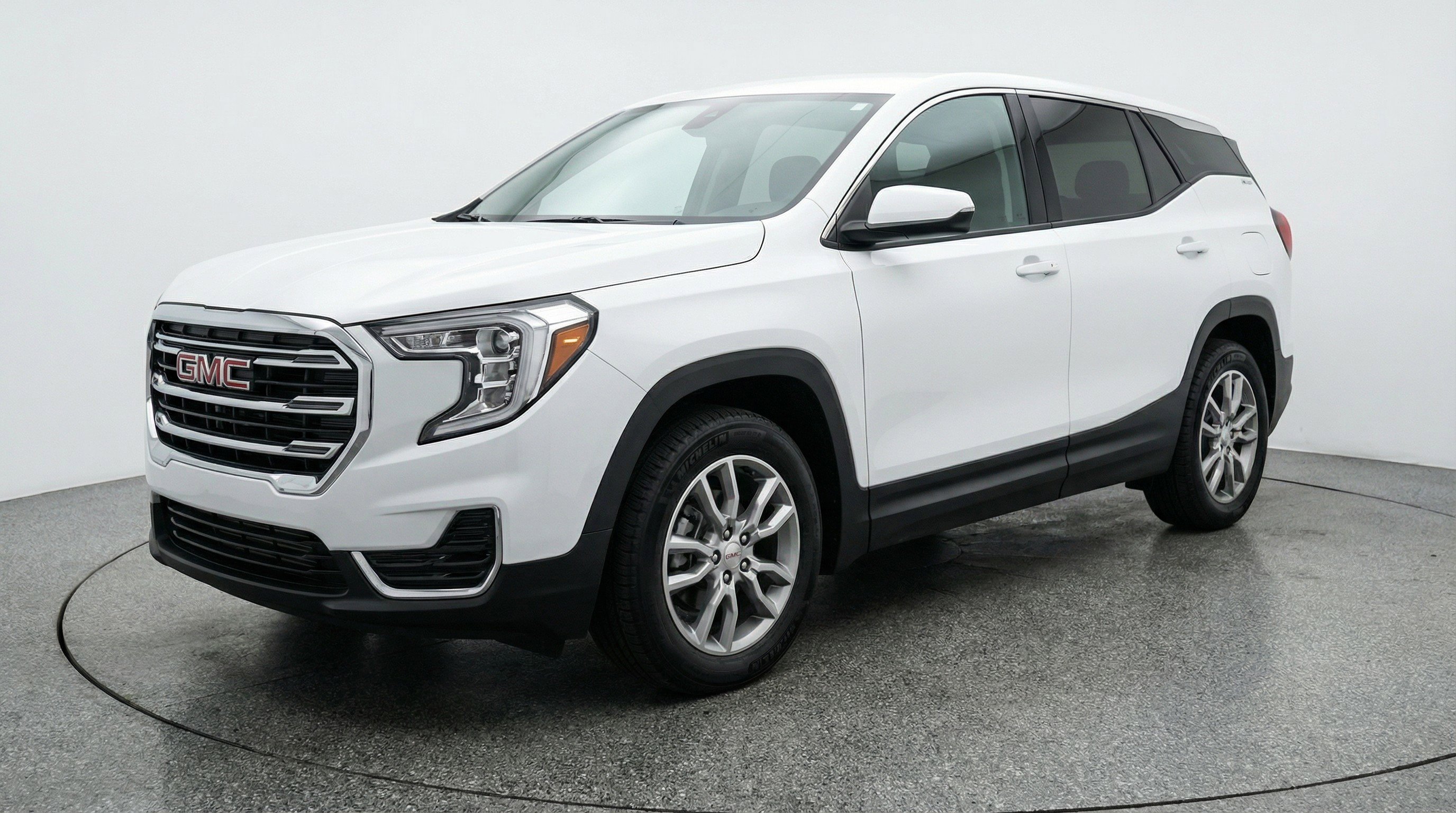 Used 2024 GMC Terrain SLT image 3