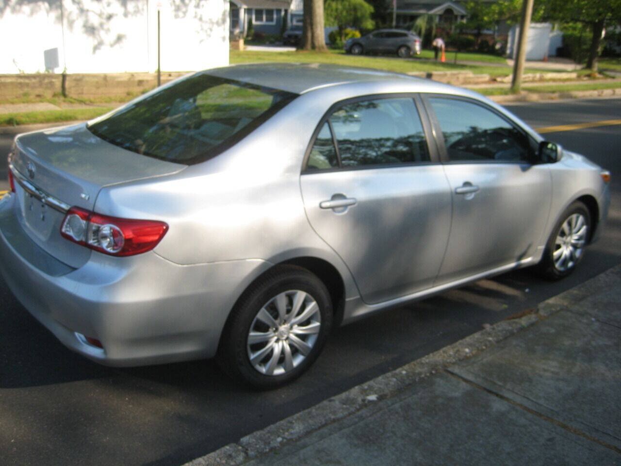 Used 2012 Toyota Corolla LE FWD image 5
