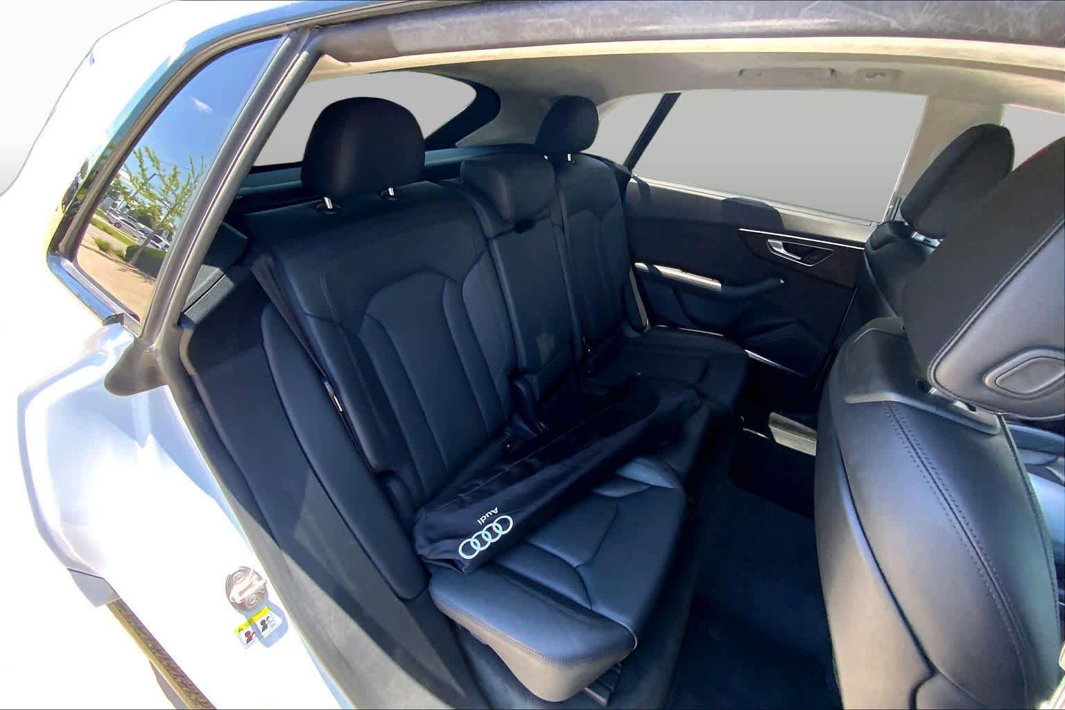 Used 2019 Audi Q8 Prestige AWD/4WD image 18