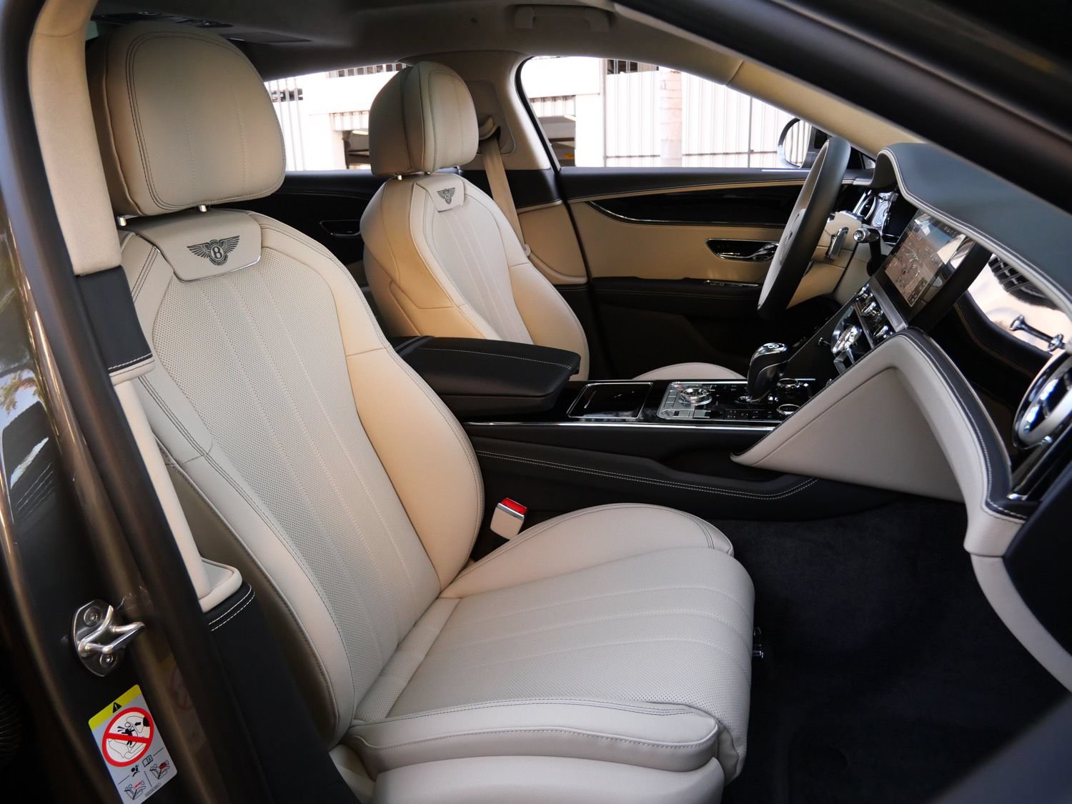 New 2026 Bentley Flying Spur Plug-In Hybrid AWD/4WD image 25