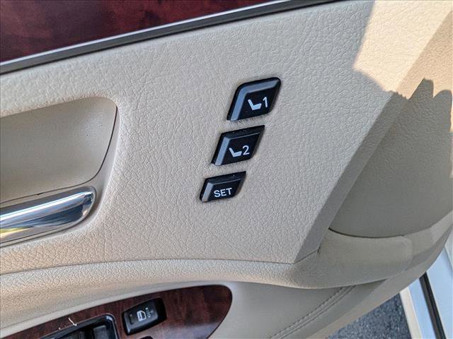 Used 2011 Toyota Avalon Limited FWD image 26