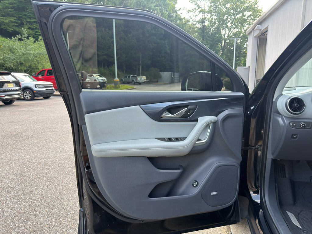 Used 2019 Chevrolet Blazer LT w/ Sun and Wheels Package FWD image 9