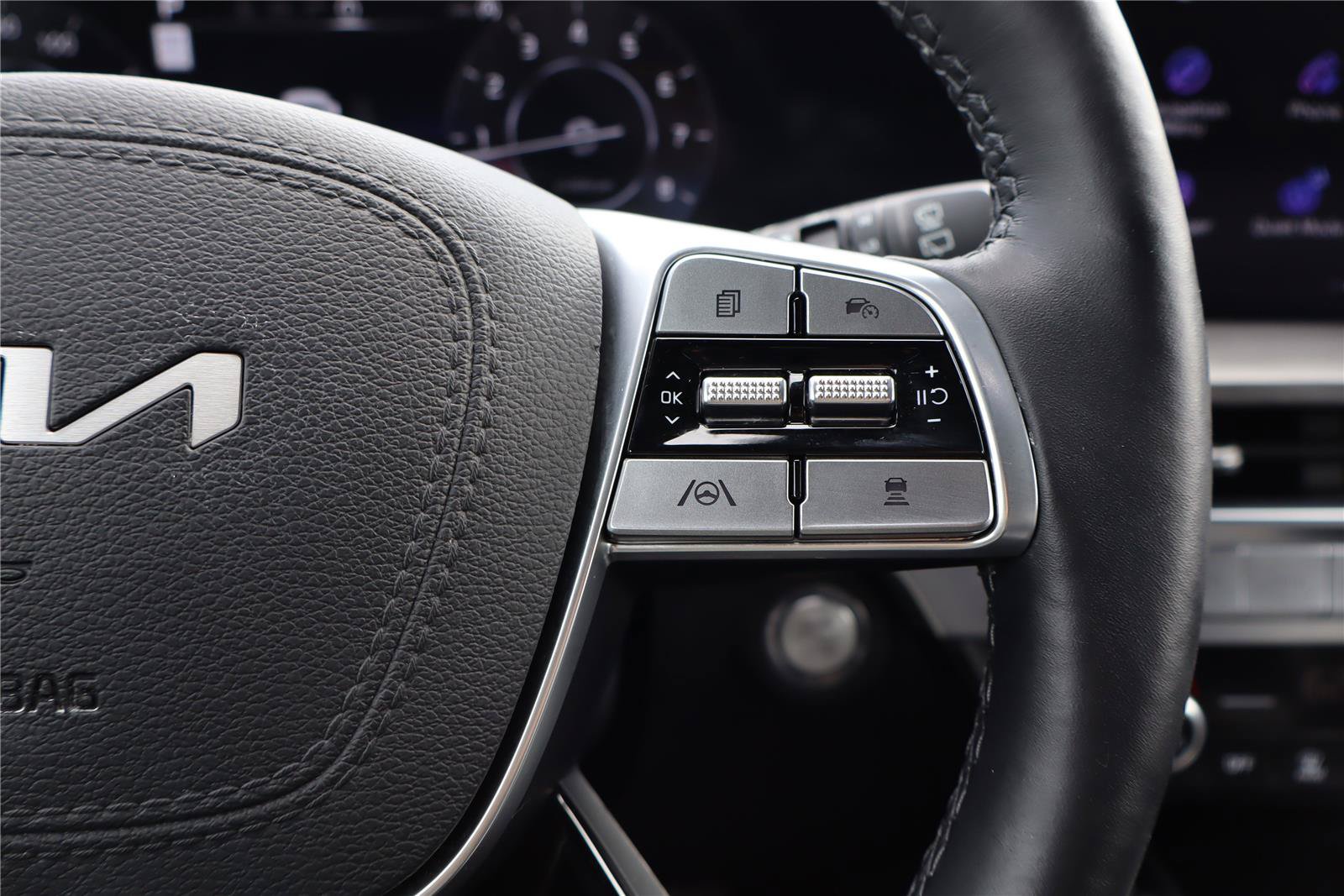Used 2024 Kia Telluride SX X-Line AWD/4WD image 17