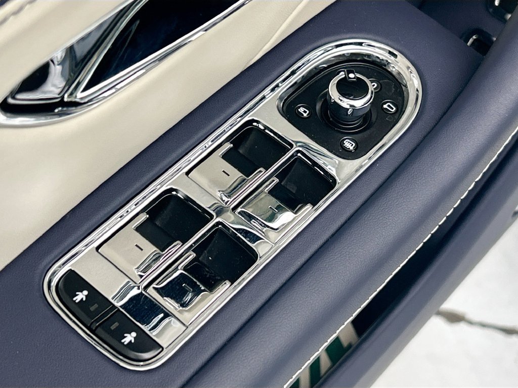 Used 2026 Bentley Flying Spur V8 AWD/4WD image 22
