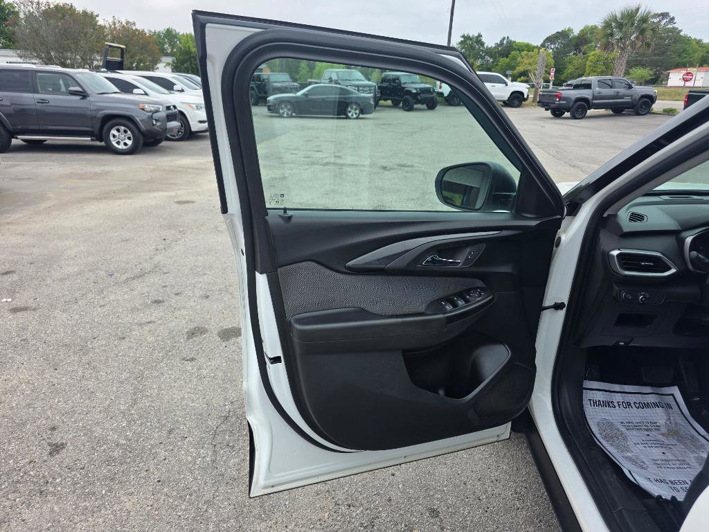 Used 2021 Chevrolet TrailBlazer LS FWD image 6