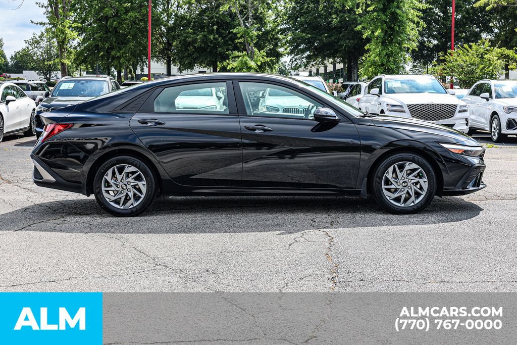 Used 2024 Hyundai Elantra SEL FWD image 9