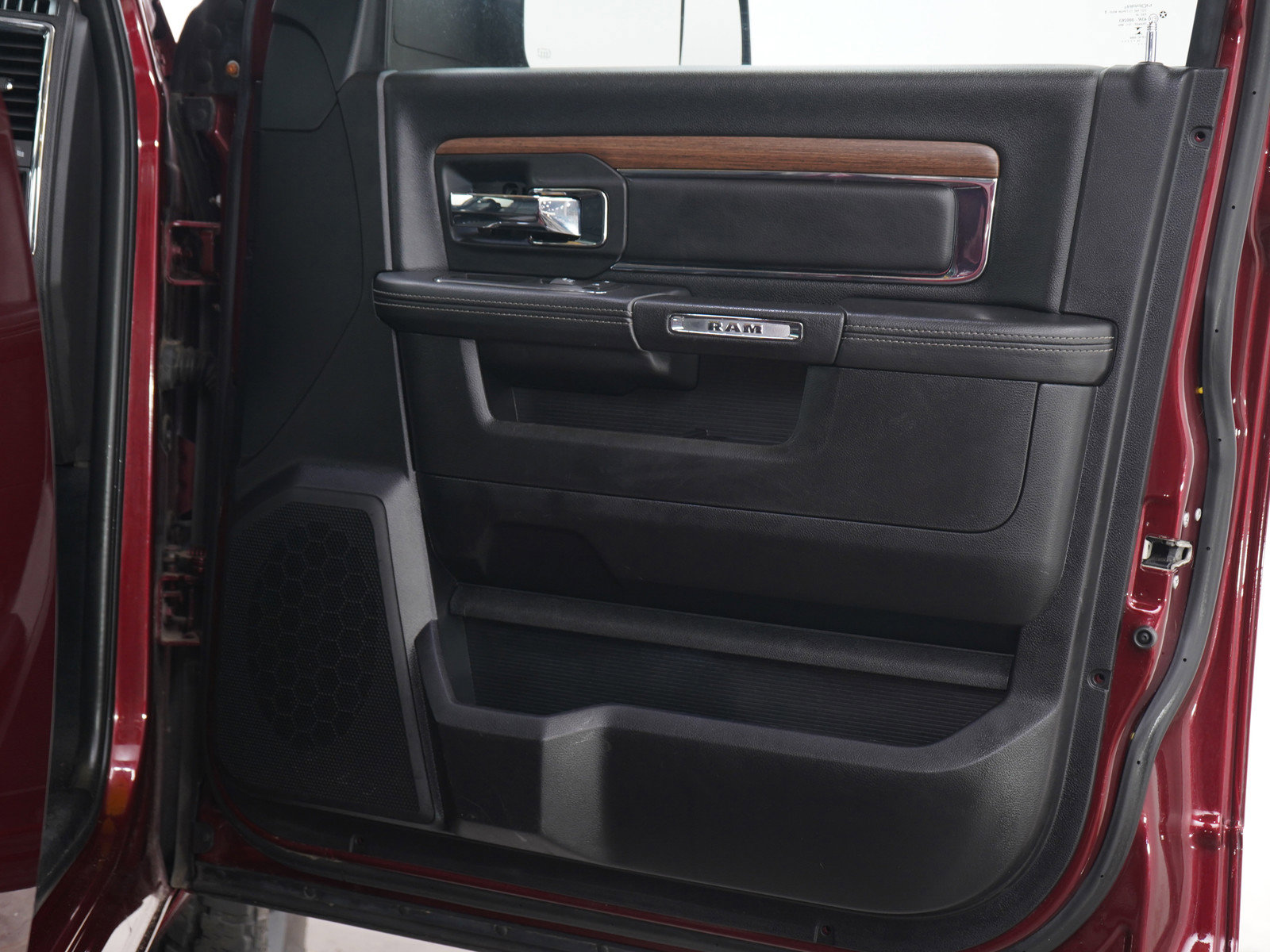 Used 2017 RAM 2500 Laramie w/ Sport Appearance Group AWD/4WD image 12