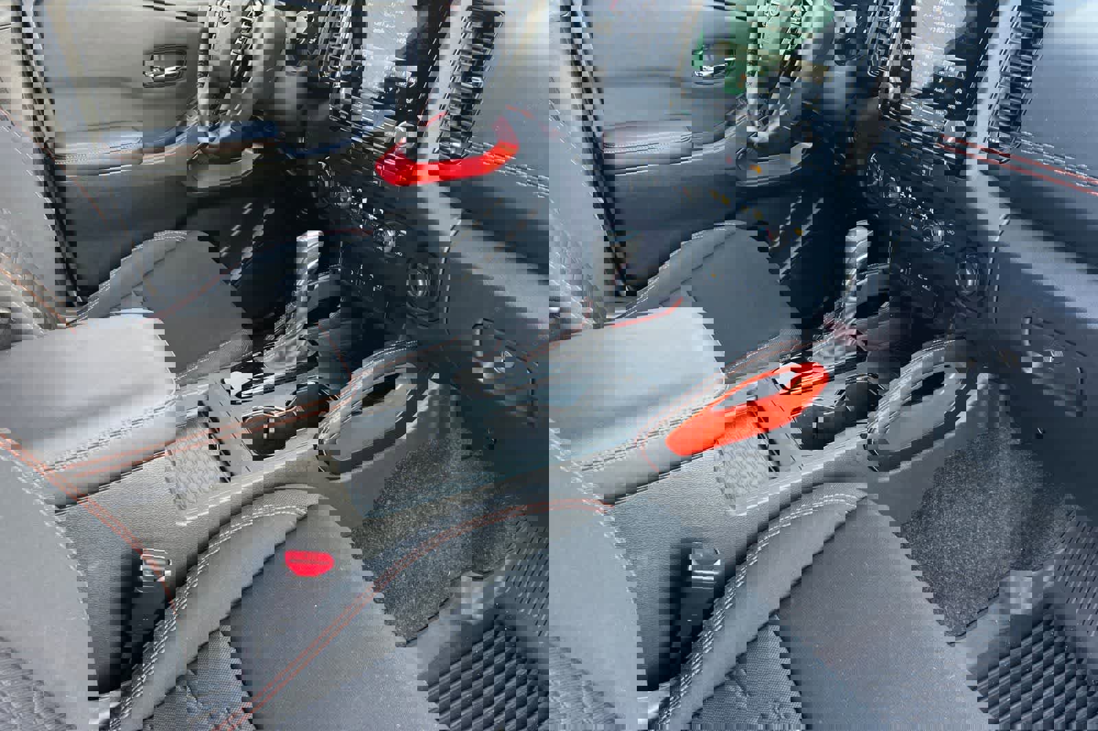 Used 2023 Nissan Frontier PRO-4X w/ Technology Package image 16