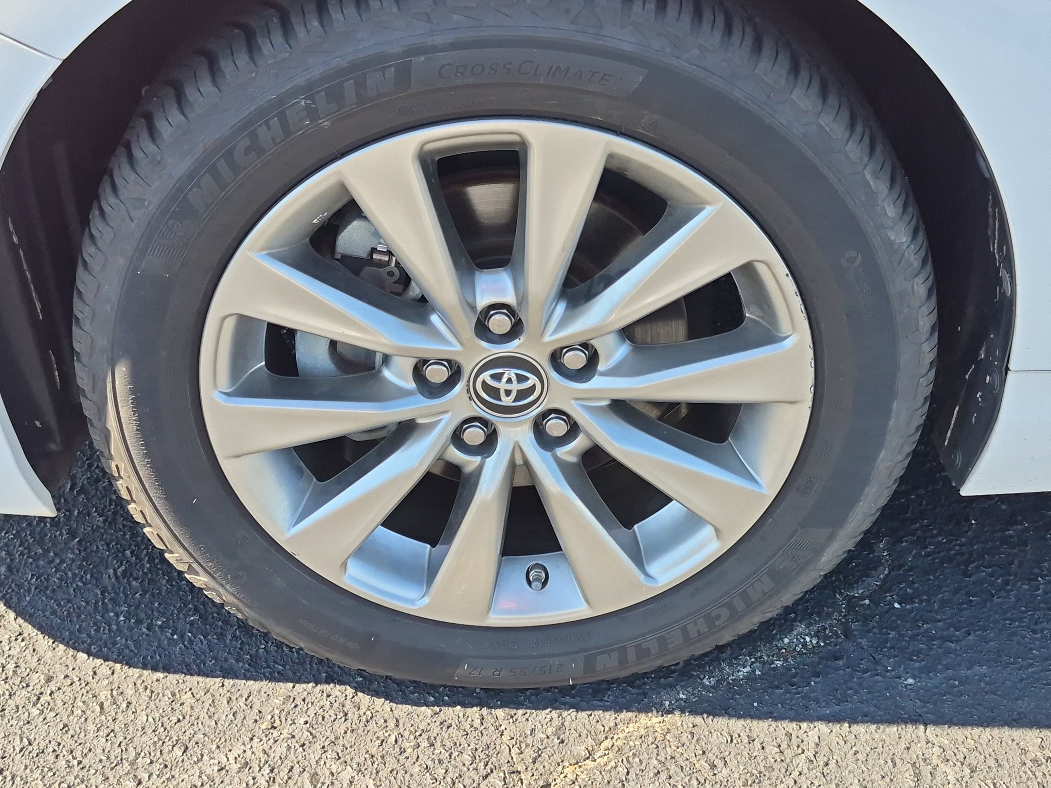 Used 2017 Toyota Camry XLE FWD image 10